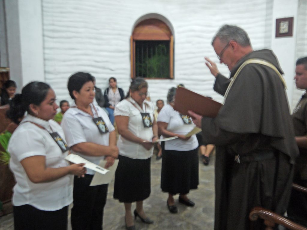 Lay Carmelites Increase in El Salvador 